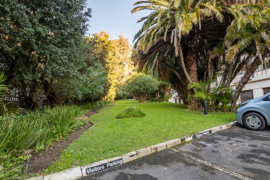 0 Bedroom Property for Sale in Sea Point Western Cape